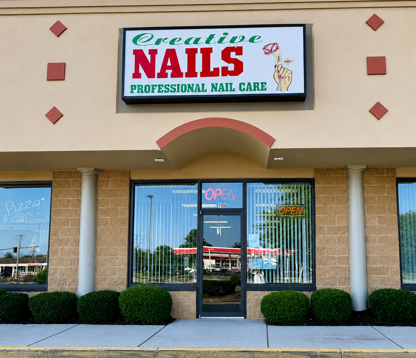 Creative Nails Interior